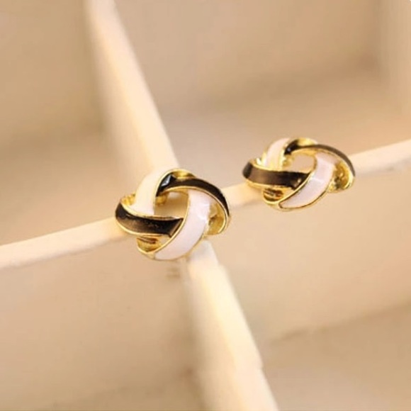 NEW!๐๐BLACK WHITE & GOLDEN! CELTIC!๐๐GEOMETRIC - Picture 3 of 7